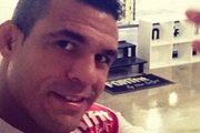 Dan Henderson revela plano para vencer Vitor Belfort: 'Buscar o nocaute'