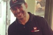 Rodrigo Minotauro publica foto contra o racismo com a Team Nogueira