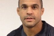 Vitor Belfort faz duras críticas ao prêmio recebido por Chris Weidman