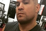 Vídeo com lances da luta Tito Ortiz x Liam McGeary pelo Bellator Dynamite