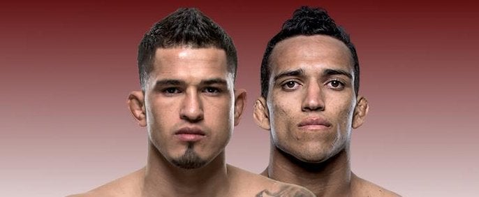 Anthony Pettis x Charles Oliveira
