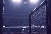 Arena do UFC ilustrando o calendário de eventos programados para fevereiro de 2026